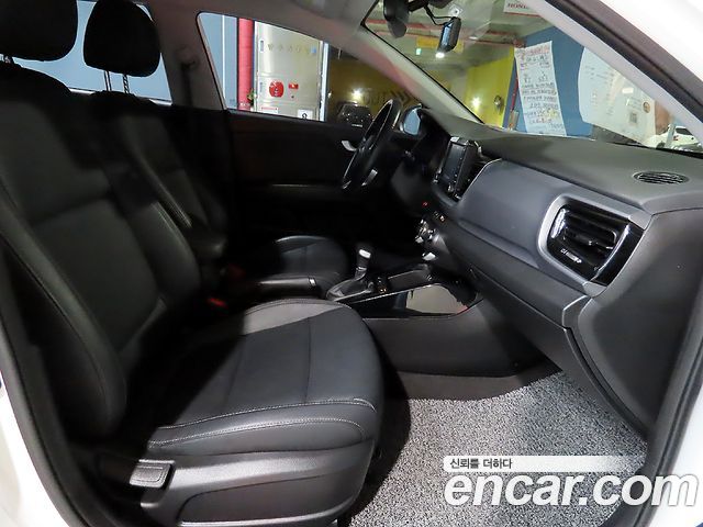 Kia Stonic 2019 — photo 8