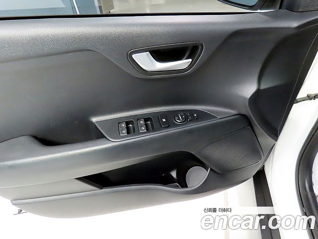 Kia Stonic 2019 — photo 14