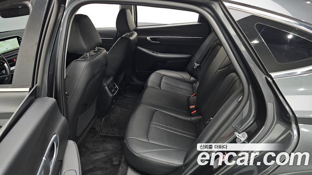 Hyundai Sonata 2023 — photo 16