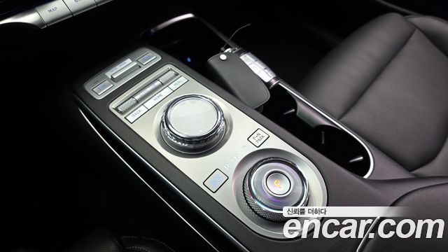Genesis GV70 2021 — photo 12