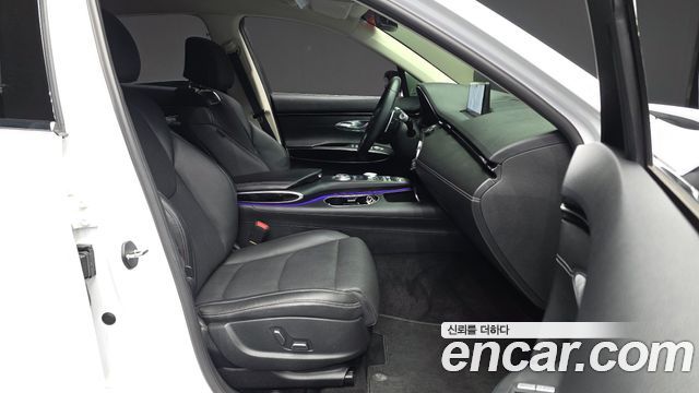 Genesis GV70 2021 — photo 17