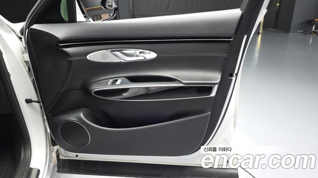 Genesis GV70 2021 — photo 14