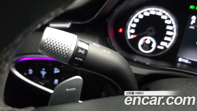 Genesis GV70 2021 — photo 27