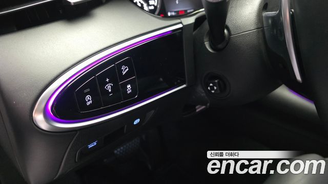 Genesis GV70 2021 — photo 30
