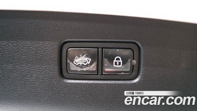 Genesis GV70 2021 — photo 32