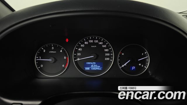 Hyundai Starex 2019 — photo 8