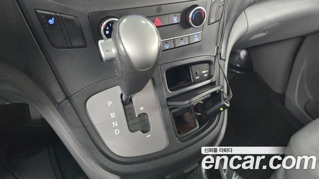 Hyundai Starex 2019 — photo 9
