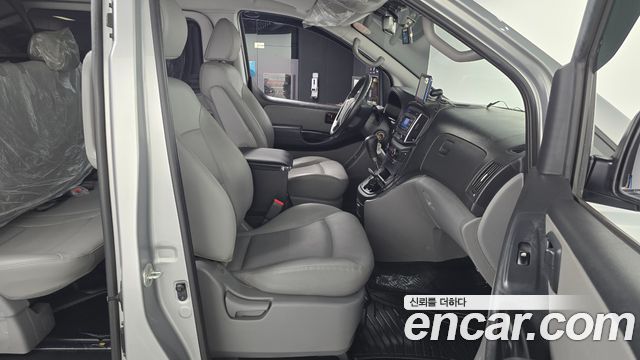 Hyundai Starex 2019 — photo 11
