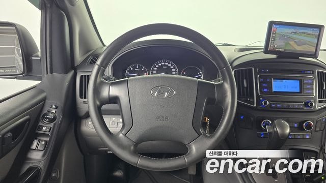 Hyundai Starex 2019 — photo 13