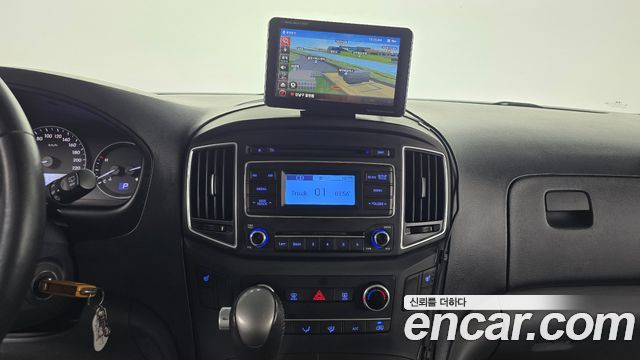 Hyundai Starex 2019 — photo 14