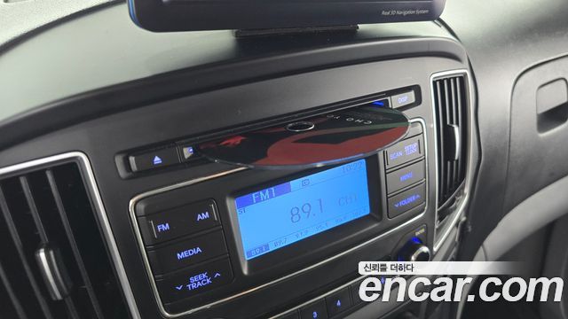 Hyundai Starex 2019 — photo 16