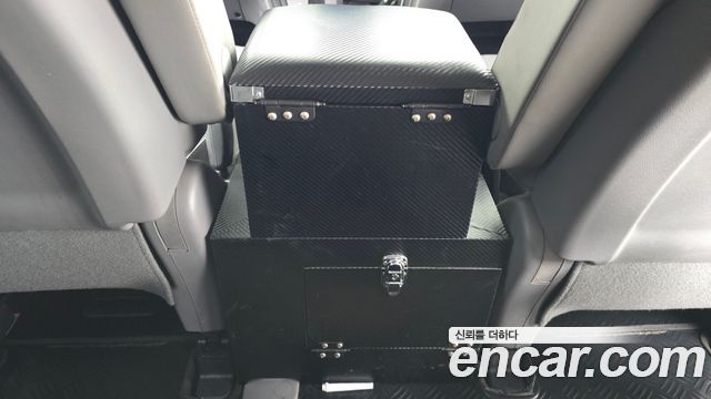 Hyundai Starex 2019 — photo 18