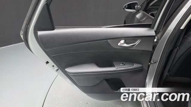 Kia K3 2019 — photo 15
