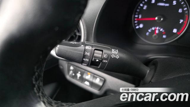 Kia K3 2019 — photo 27