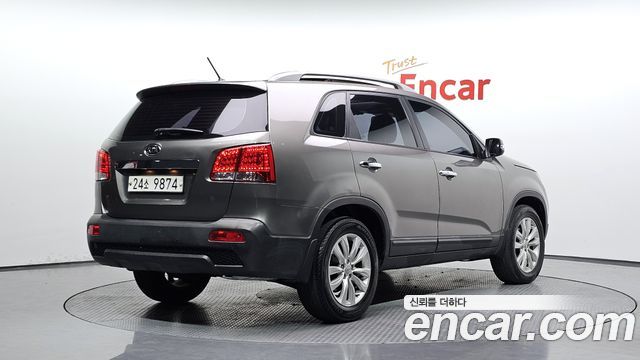 Kia Sorento 2010 — photo 2