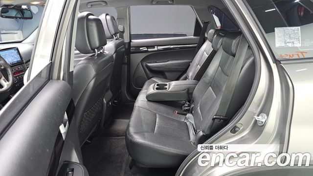 Kia Sorento 2010 — photo 11