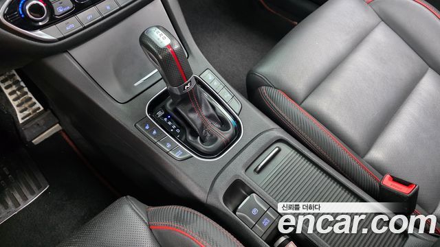 Hyundai i30 2019 — photo 12