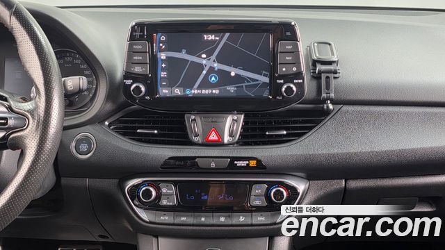 Hyundai i30 2019 — photo 20