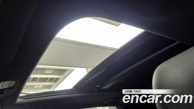 Hyundai i30 2019 — photo 25