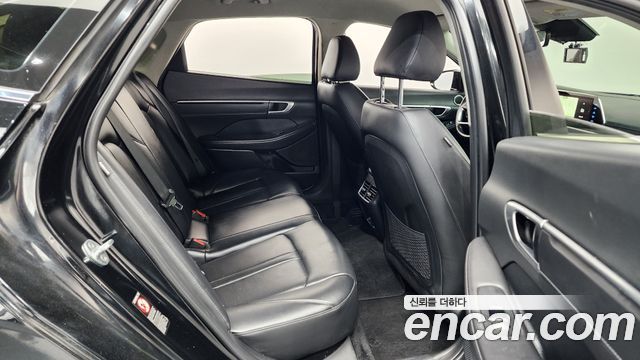 Hyundai Sonata 2022 — photo 17