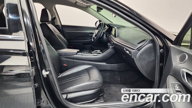 Hyundai Sonata 2022 — photo 16