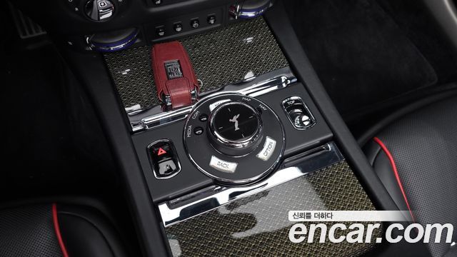 Rolls-Royce Dawn 2020 — photo 24