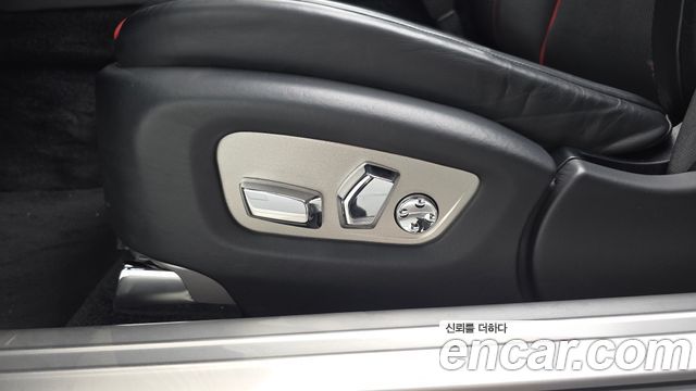Rolls-Royce Dawn 2020 — photo 31