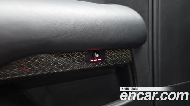 Rolls-Royce Dawn 2020 — photo 32