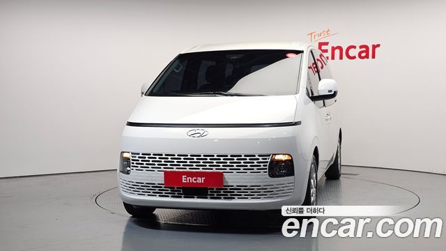 Hyundai Staria 2023 — photo 3