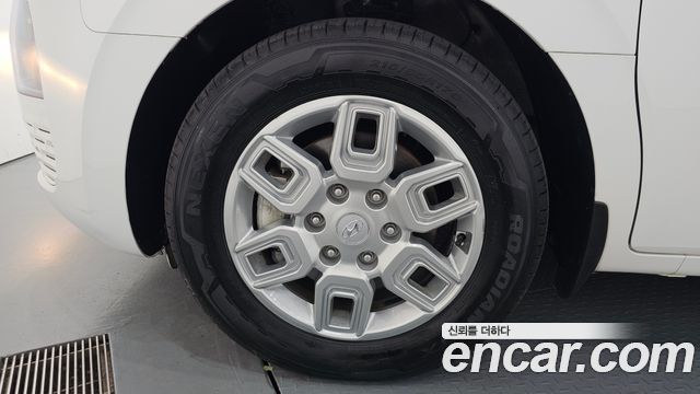 Hyundai Staria 2023 — photo 5