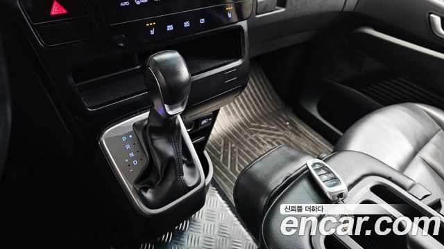 Hyundai Staria 2023 — photo 12