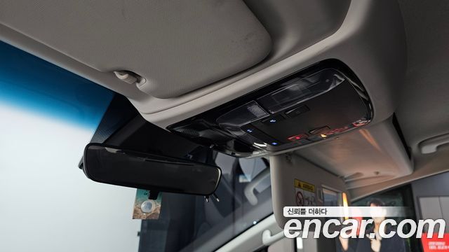 Hyundai Staria 2023 — photo 23