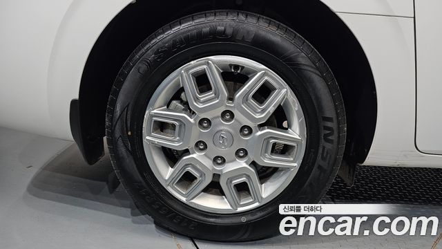 Hyundai Staria 2023 — photo 7