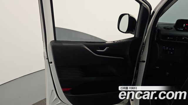 Hyundai Staria 2023 — photo 14