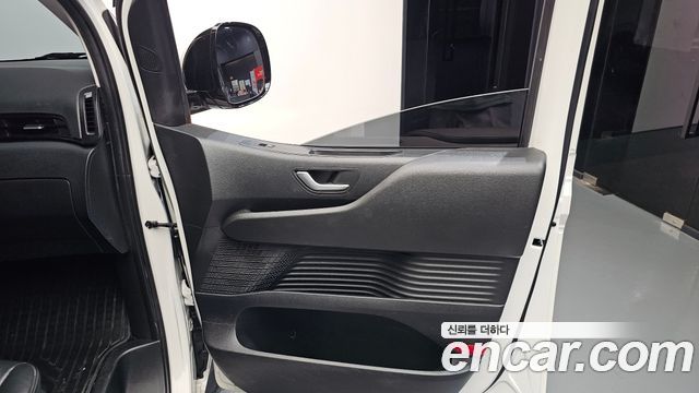 Hyundai Staria 2023 — photo 15