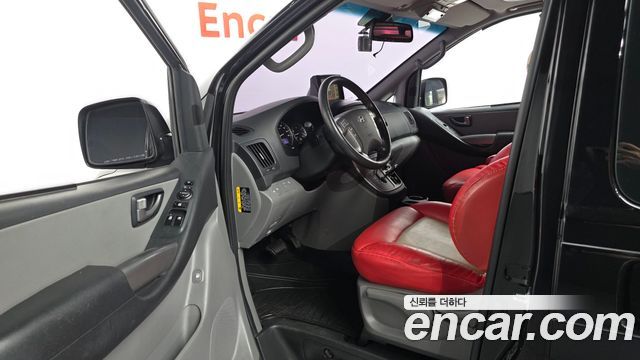 Hyundai Starex 2017 — photo 10