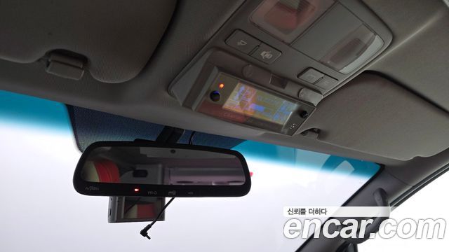 Hyundai Starex 2017 — photo 18
