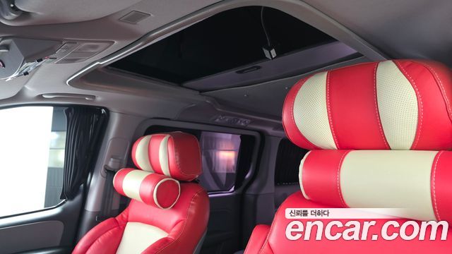 Hyundai Starex 2017 — photo 19