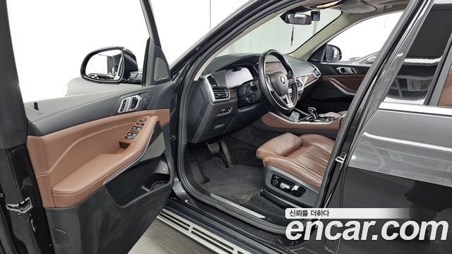 BMW X5 2021 — photo 10