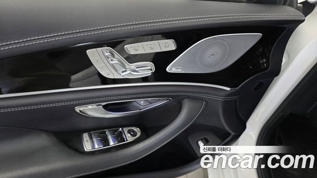 Mercedes-Benz AMG GT 2019 — photo 26