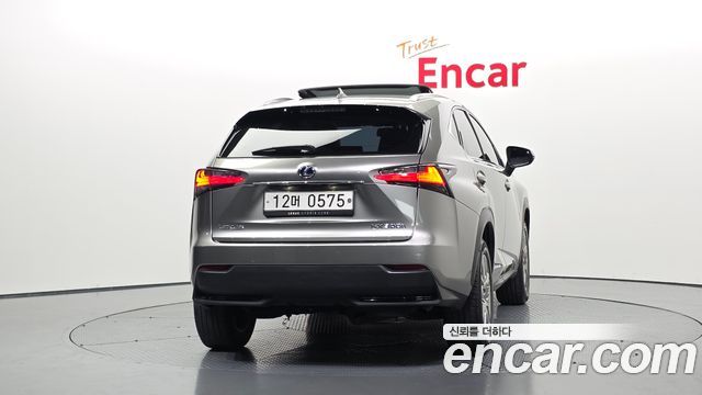 Lexus NX 2016 — photo 4