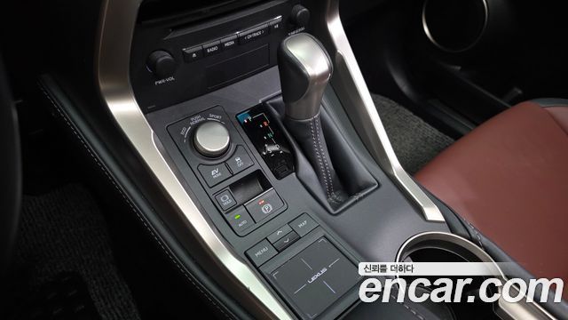 Lexus NX 2016 — photo 9
