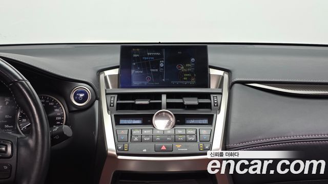Lexus NX 2016 — photo 14
