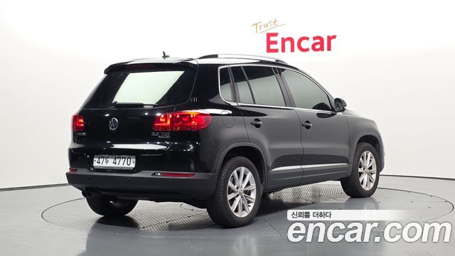 Volkswagen Tiguan 2015 — photo 2
