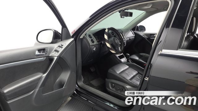 Volkswagen Tiguan 2015 — photo 10