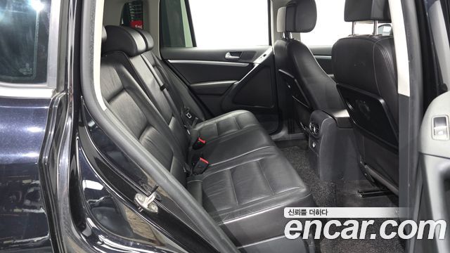 Volkswagen Tiguan 2015 — photo 12