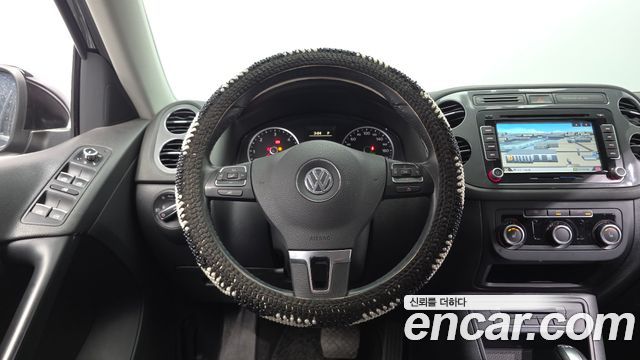 Volkswagen Tiguan 2015 — photo 13