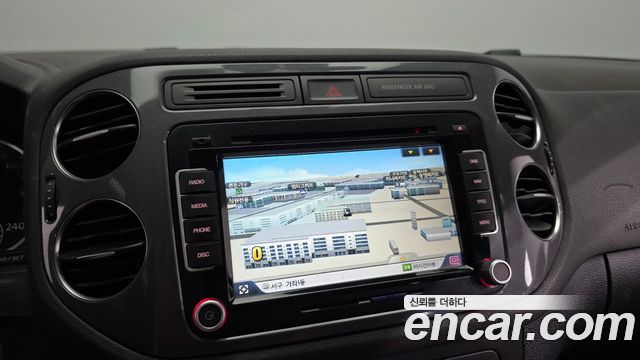 Volkswagen Tiguan 2015 — photo 14