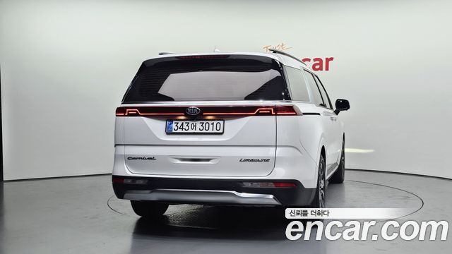 Kia Canival 2021 — photo 4
