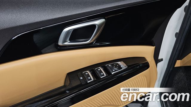 Kia Canival 2021 — photo 19